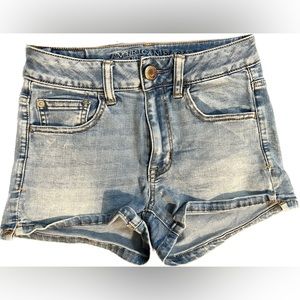 American Eagle Hi-Rise Shortie Women's 2 Blue Super
Super Stretch Light Wash